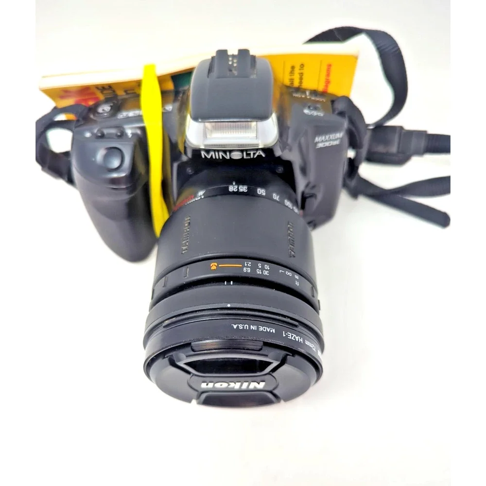 Minolta Maxxum 300si 35mm Film Camera with tamron aspherical LD 28-200mm lens
